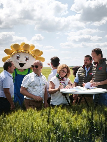 Signature de la convention avec Groupama